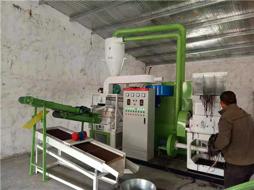 �G��600��ʽ�~�יC(j��)һ��̎��3���U늾����a(ch��n)�F(xi��n)��(ch��ng)