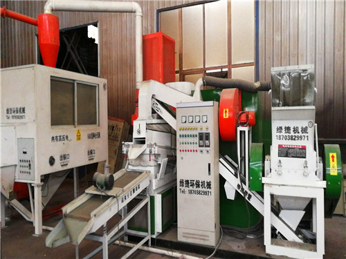 600ȫ�Ԅ�(d��ng)��ʽ�~�יC(j��)�ɹ����b����ʽͶ�a(ch��n)�\(y��n)��